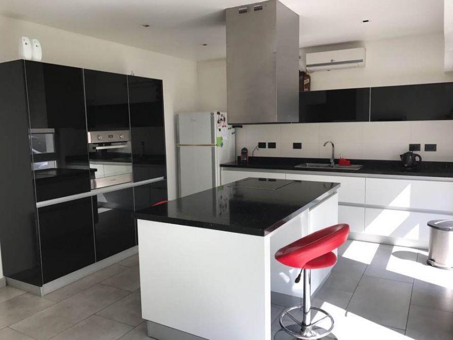 #3224503 | Venta | Casa | Lomas De Zamora (Fagalde Propiedades)