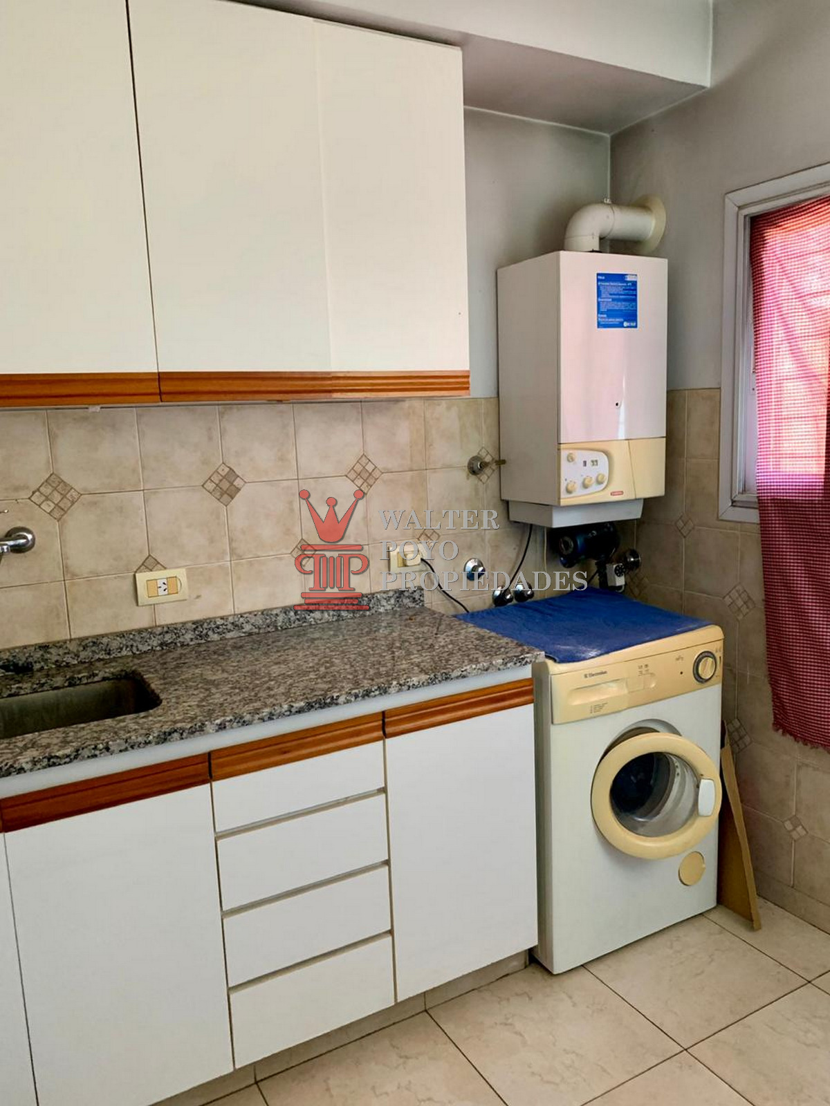 #1501645 | Venta | Casa | Ezpeleta Oeste (Walter Poyo Propiedades)