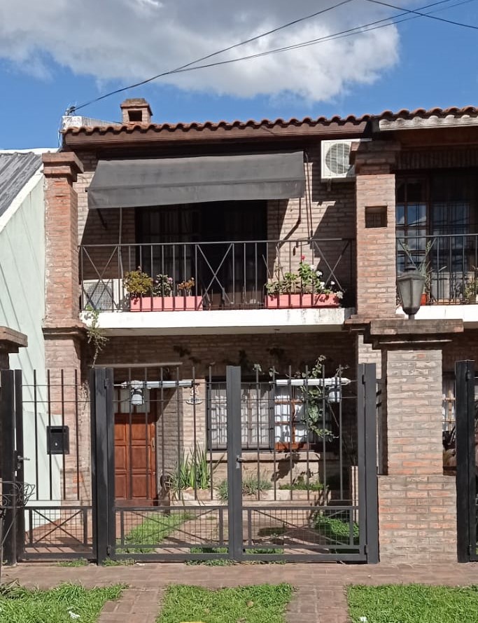 #3216443 | Venta | Casa | Quilmes (Patricia Respano Bienes Raíces)