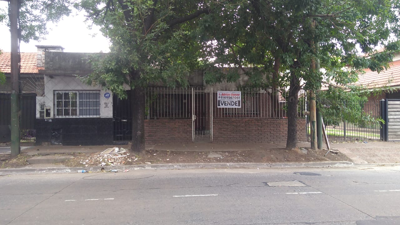 #3097700 | Venta | Casa | Lomas De Zamora (Adrian Buono Negocios Inmobiliarios)