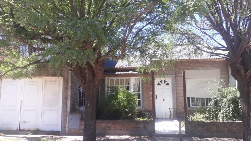 #2423772 | Venta | Casa | Suipacha (Mastromarini Propiedades)