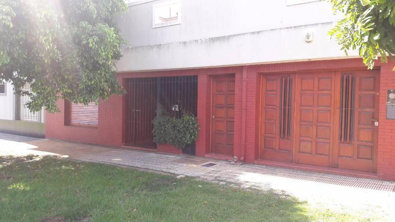 #423553 | Venta | Casa | Lomas De Zamora (Ortiz Mingroni propiedades)